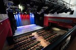 Bild Halle: © Michael Schwettmann